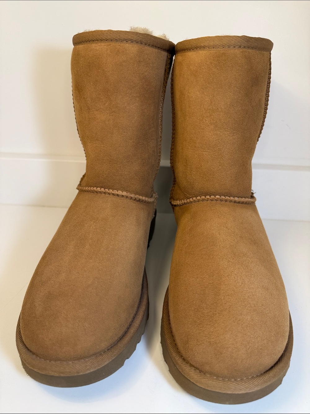UGG Classic II Short Boots in Chestnut Suede - Size 7